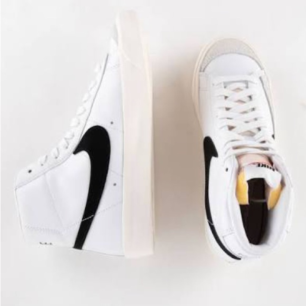 Blazers NIKE Blazer Mid '77 Women's Shoes